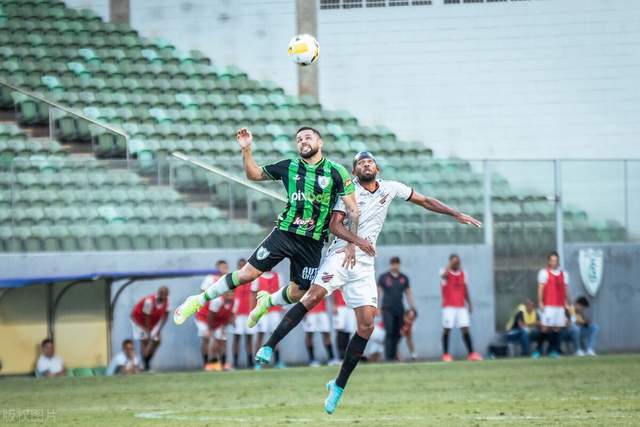 世界杯-亚马尔替补首秀费兰中梁 西班牙27射0-0佛得角